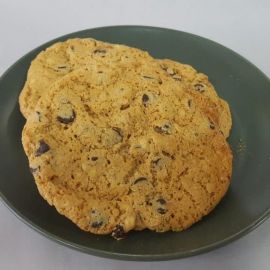 Gluten-Free-Peanut-Butter-and-Chocolate-Chip-Cookie